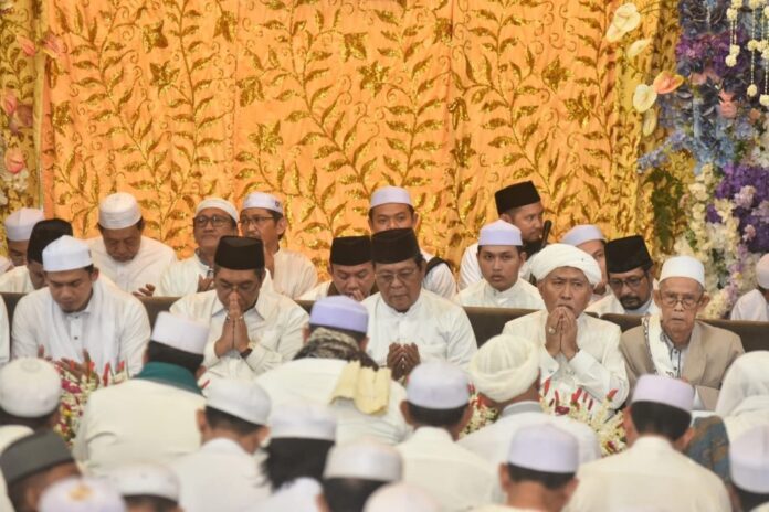 Sunan Biek Haulan Yang Ke 20 Tahun Dirayakan Di Desa Mekarpura Pulau Laut Tengah Sunan Bi’ek Haulan Yang Ke 20 Tahun Dirayakan Di Desa Mekarpura Pulau Laut Tengah