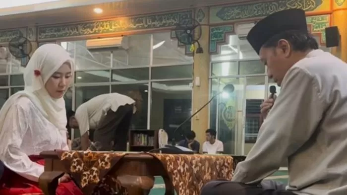 Gamer Cantik Listy Chan Mualaf dan Berhijab, Tato Jadi Sorotan