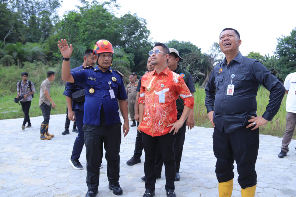 Kantor Walikota Pekanbaru Terbakar Hebat, DPKP Turunkan 9 Mobil Pemadam
