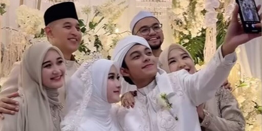 Gus Zizan Menikah Dengan Asy Syifa Yang Masih 16 Tahun