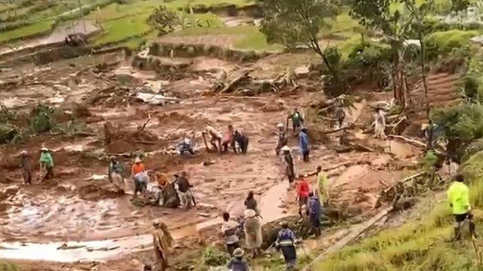 Longsor Pekalongan Akibat Hujan Deras 25 Orang Tewas