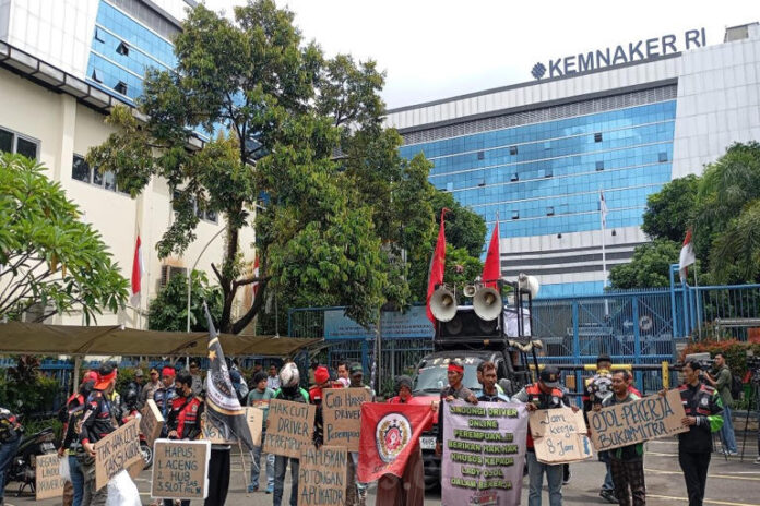 Driver Ojol Demo, Tuntut Dapatkan Hak THR