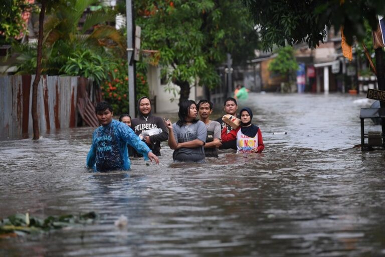 Banjir Jakarta Meluas Hingga Rendam 34 RT