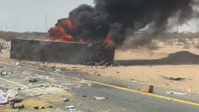 Bus Jemaah Umrah Kecelakaan di Saudi: Terbalik dan Terbakar