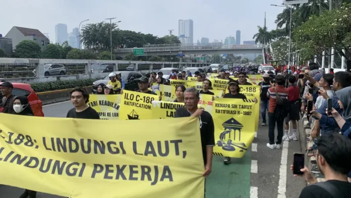 Aksi May Day Digelar di Depan Gedung DPR