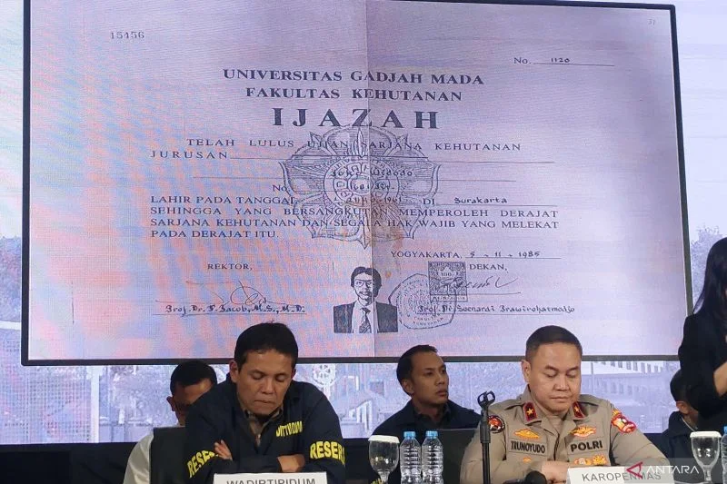 Bareskrim Polri Nyatakan Ijazah Jokowi Asli, Roy Suryo Ragu