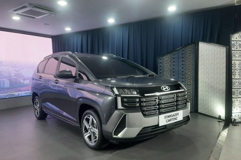 Stargazer Cartenz varian adventure MPV terbaru Hyundai selain Stargazer X.