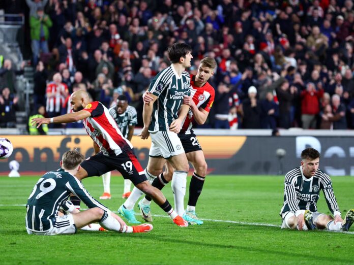 Man United vs Brentford di Gtech Community Stadium.