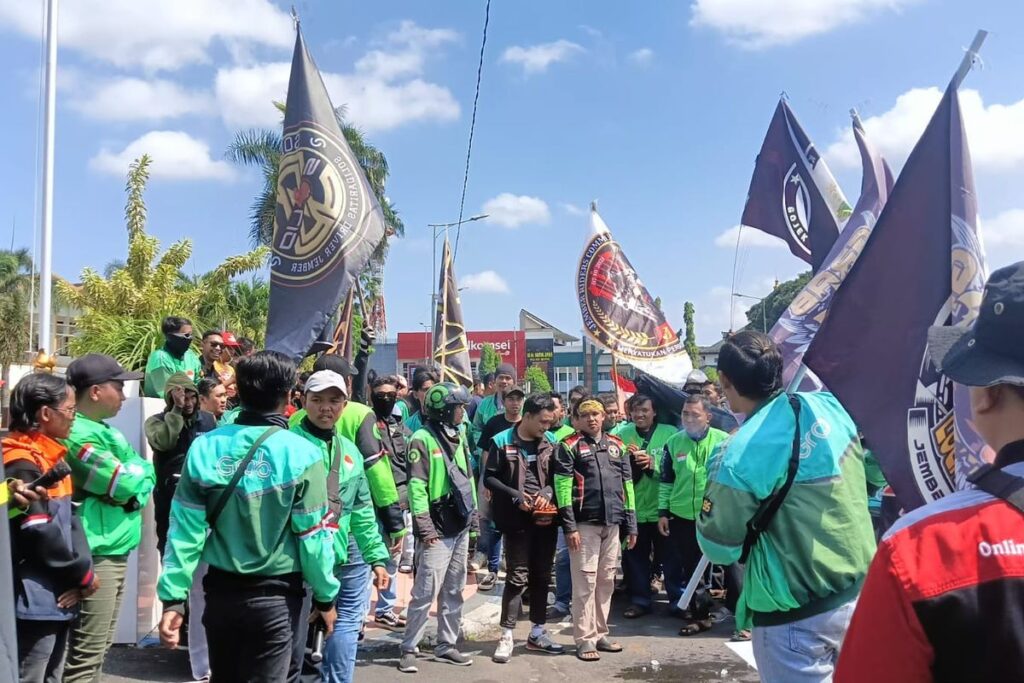 Demo Ojol hari ini di Jakarta.