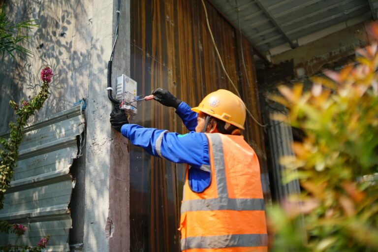 Diskon PLN September 2025 bikin hemat 50% biaya tambah daya.