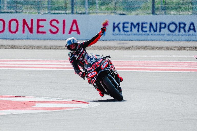 Marco Bezzecchi juara Sprit Race MotoGP Mandalika 2025
