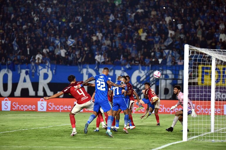 Laga Persib Bandung vs Bali United akan dimainkan Sabtu, 1 November 2025 di Stadion Kapten I Wayan Dipta, Gianyar.