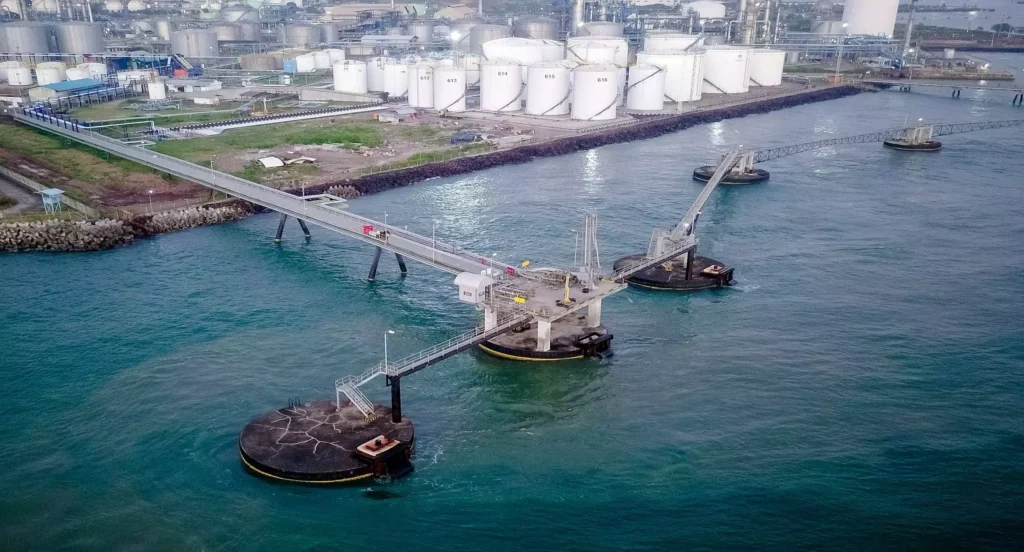 CDIA menyalurkan pinjaman jumbo ke dua anak usaha di Singapura.