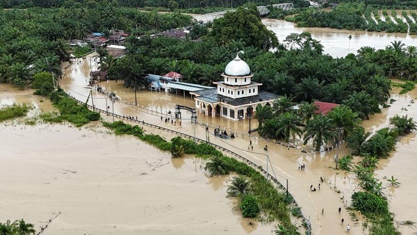 banjir - Lintas Fokus Banjir di Sumatera sudah menelan ratusan korban.