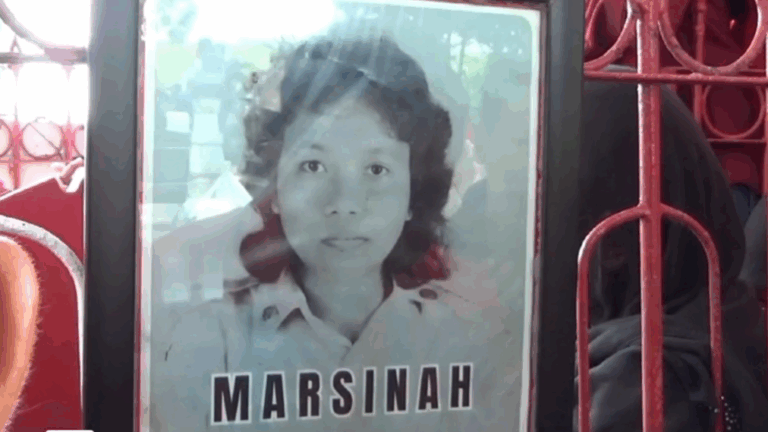 Kisah pilu Marsinah yang kini resmi menyandang gelar Pahlawan Nasional membuka mata tentang harga keadilan buruh Indonesia.
