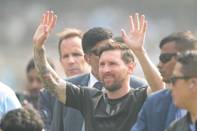 kolkata - Lintas Fokus Chaos di Kolkata saat kunjungan Lionel Messi.