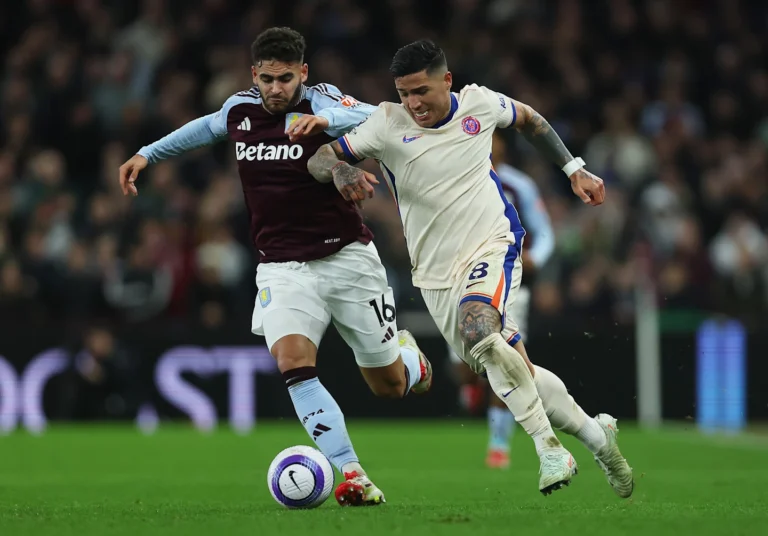 Aston Villa vs Chelsea siap memanaskan Stamford Bridge.