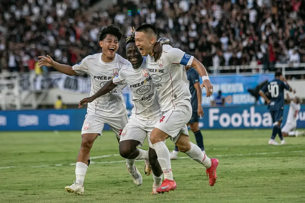 persis vs persita - Lintas Fokus Persis vs Persita di Manahan jadi ujian berat Persis.
