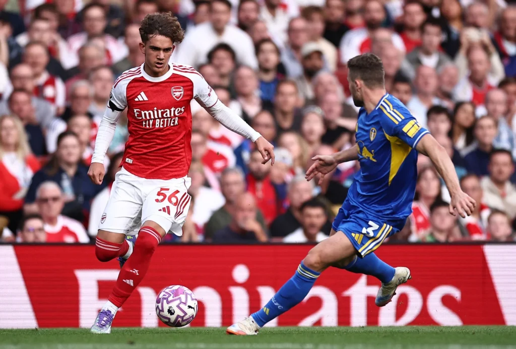 Elland Road Siap Mengguncang. Arsenal vs Leeds, Ujian Mental Pemuncak Klasemen