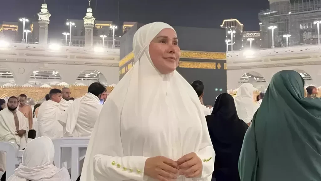 Isa Zega Transgender di Laporkan Usai Unggah Foto Umrah di IG
