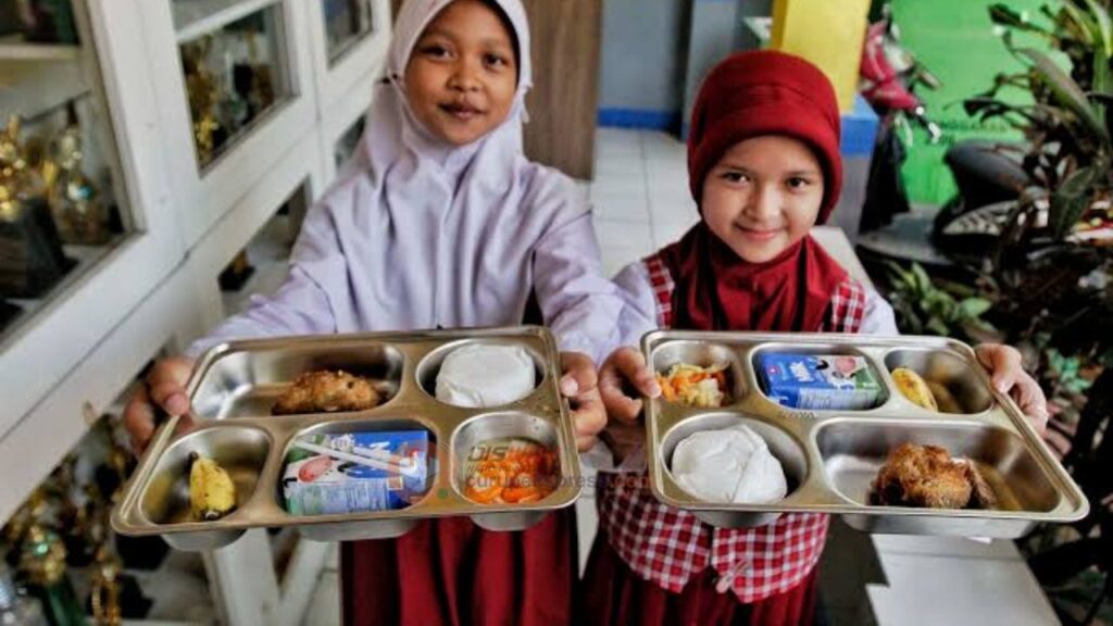 Program Makan Bergizi Gratis Resmi Digelar, 190 Titik Tersebar di 26 Provinsi