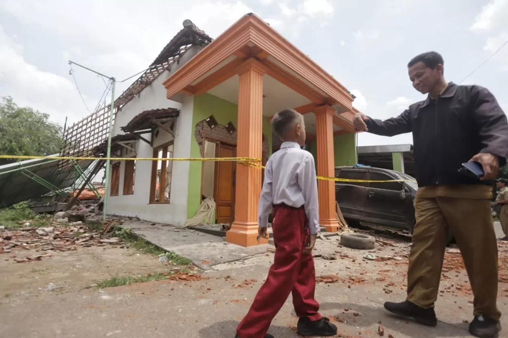 Rumah Polisi Meledak Akibat Tabung Elpiji, Dua Orang Tewas