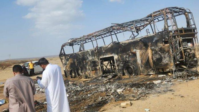 Bus Jemaah Umrah Kecelakaan di Saudi Terbalik dan Terbakar
