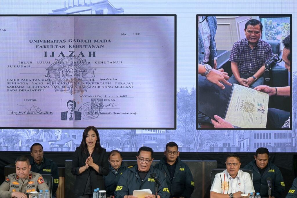 Bareskrim Polri Nyatakan Ijazah Jokowi Asli, Roy Suryo Ragu