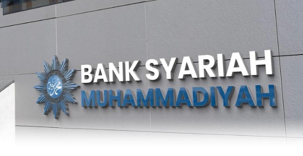 Logo bertuliskan “Bank Syariah Muhammadiyah” terpasang di dinding gedung kantor pusat baru.