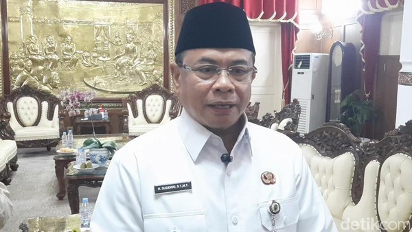 Bupati Pati Sudewo yang mengembalikan uang hasil korupsi