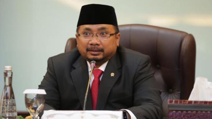 Yaqut Cholil Qoumas dalam rapat resmi; dibahas dugaan korupsi kuota haji dan status pencekalan KPK ke luar negeri.