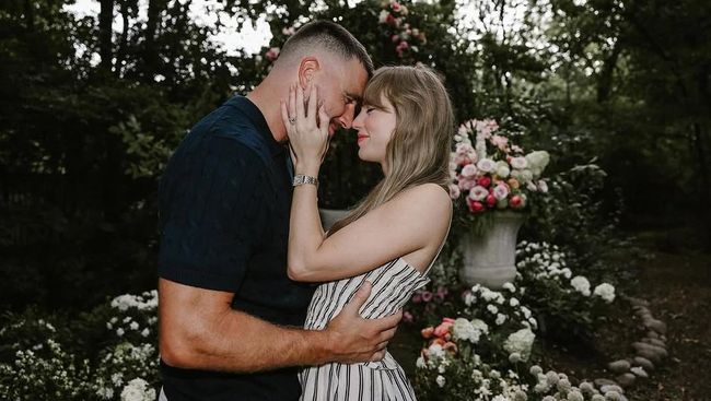 Pertunangan Taylor Swift dan Travis Kelce dikonfirmasi 26 Agustus 2025.