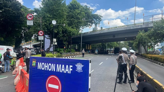 Demo Hari Ini terjadi di Polda Metro & Mako Brimob, merembet ke daerah.