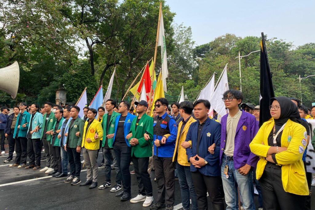 BEM SI demo hari ini di DPR.