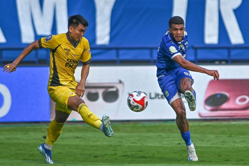 Persib Bandung vs Persebaya sore ini.