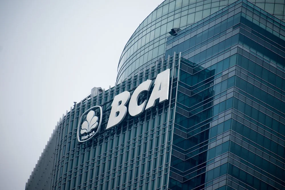 Analisis Saham BBCA pekan ini: harga, level teknikal, valuasi, dividen, dan katalis kinerja terbaru.
