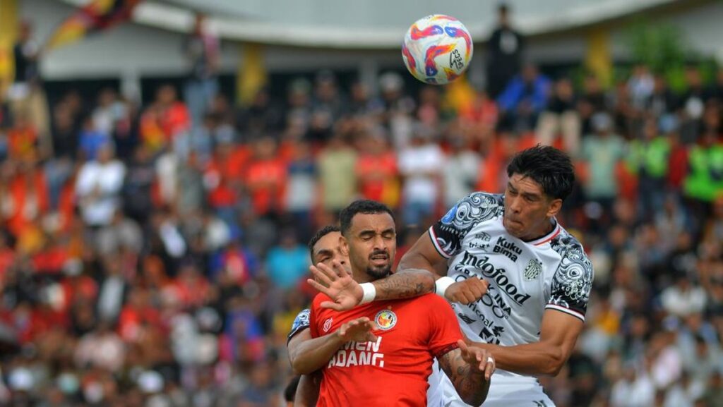 Semen Padang vs Bali United berakhir 1-3.