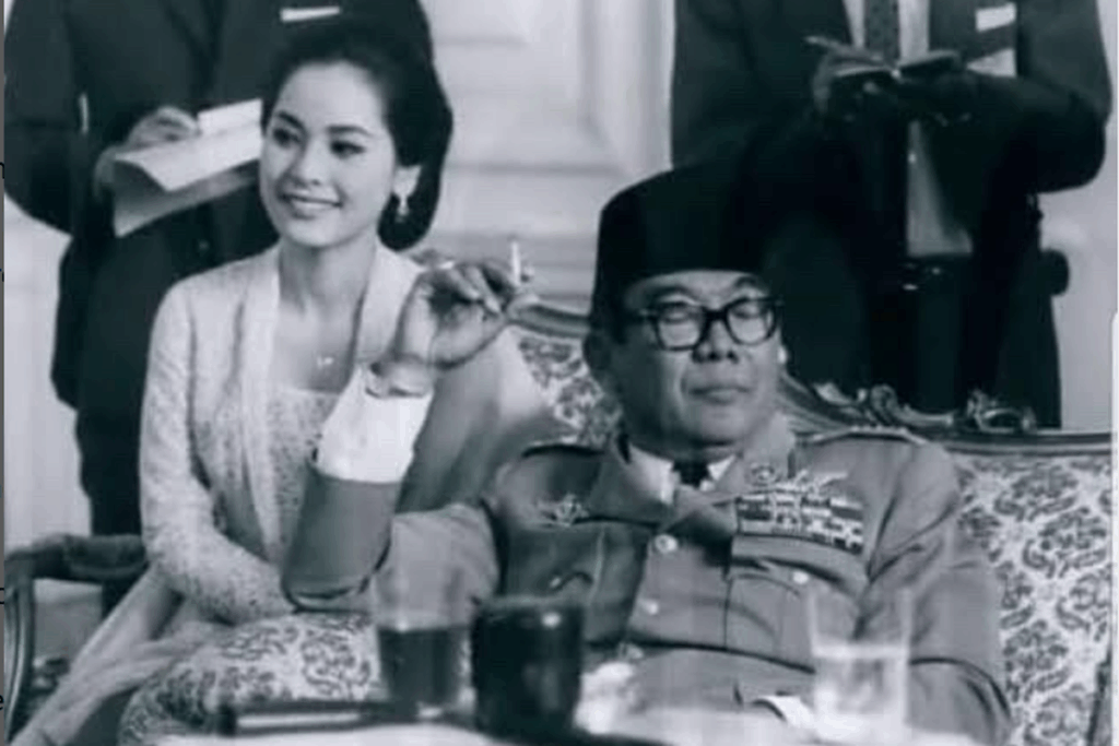 Yurike Sanger wafat di California.