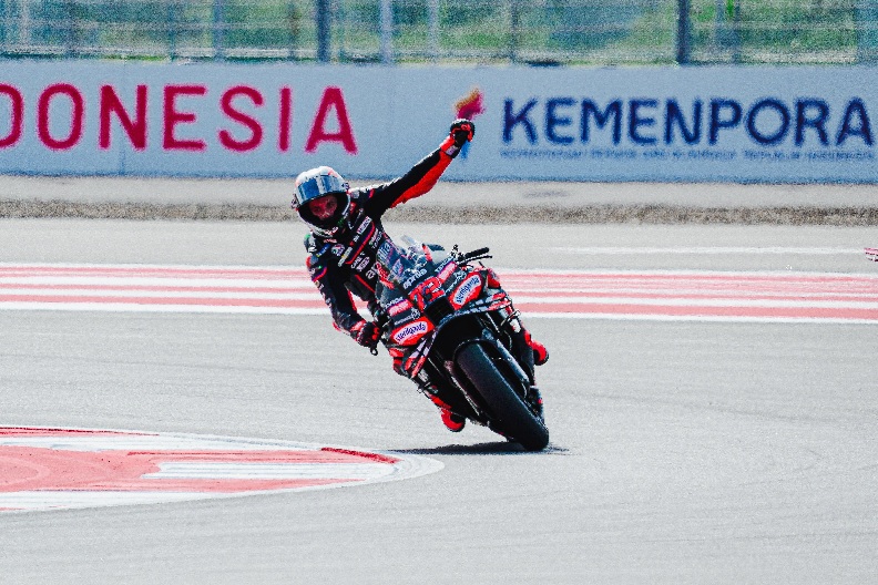 Marco Bezzecchi juara Sprit Race MotoGP Mandalika 2025