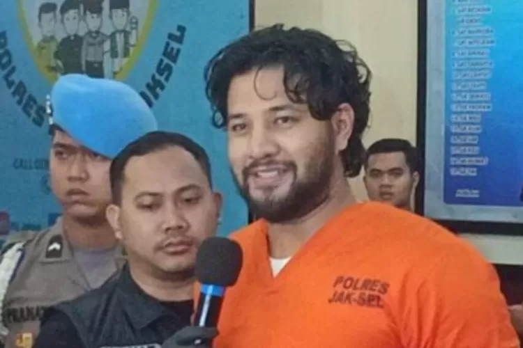 Amar Zoni diduga terlibat peredaran narkoba dari dalam rutan.