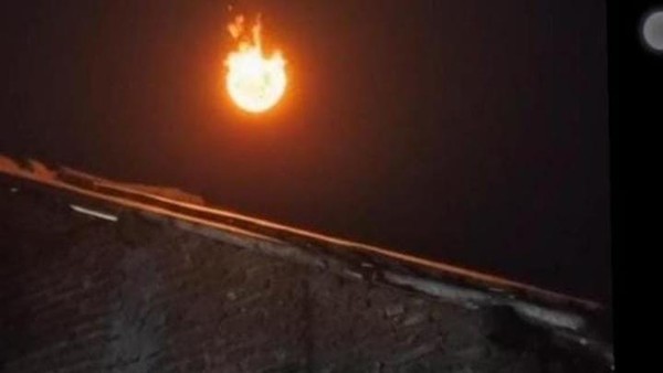 Meteor Jatuh di Cirebon bikin geger.