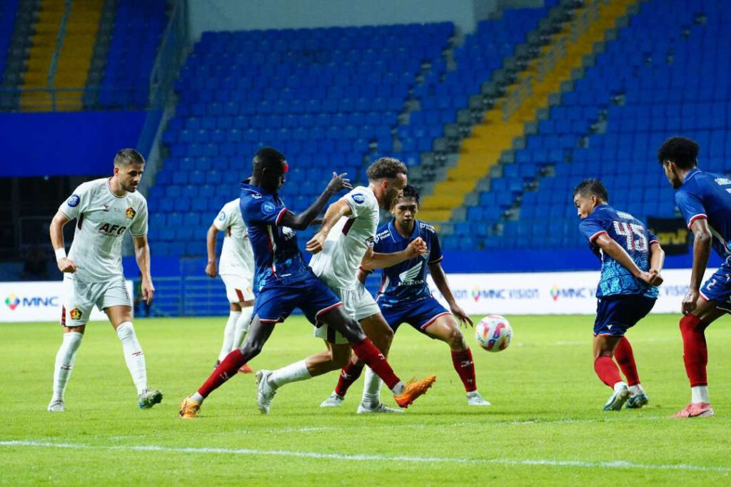 PSM Makassar vs Persik - Lintas Fokus PSM Makassar vs Persik berakhir 1-1.