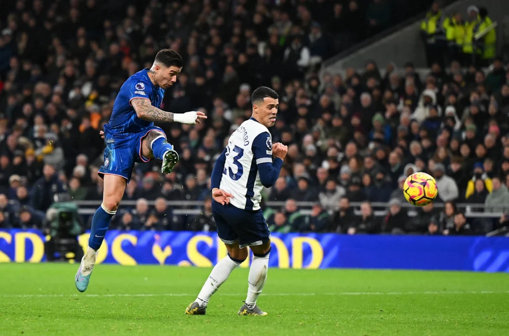 Tottenham vs Chelsea malam ini.