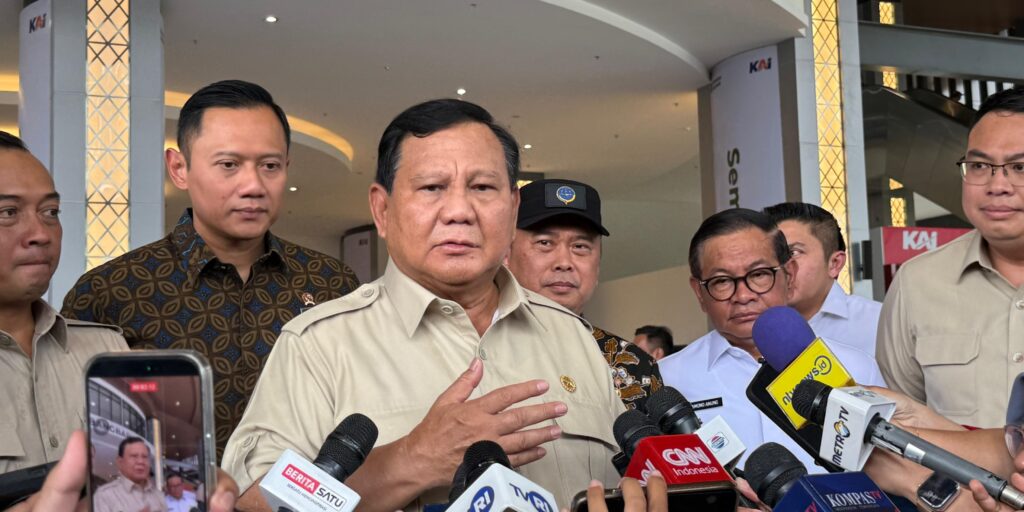Presiden Prabowo menjamin Utang Whoosh dibayar Rp1,2 triliun per tahun.