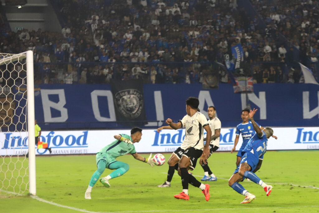 Persib Bandung vs PSM Makassar tersaji pekan ini.