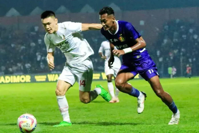 Persik vs Persis memanas!