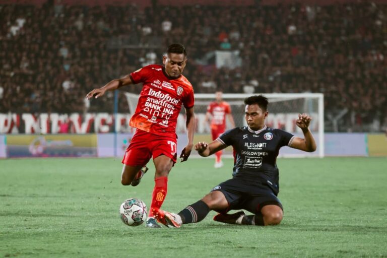 Arema FC vs Bali United digelar 19.00 WIB di Dipta.