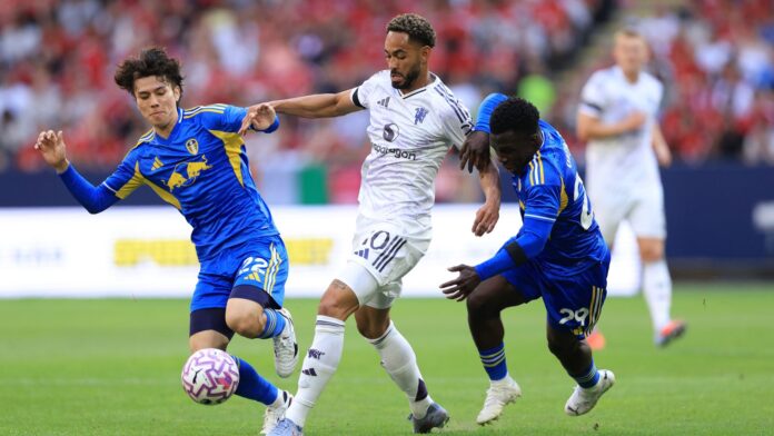 Man Utd vs Leeds selalu meledak. Man Utd vs Leeds selalu meledak.